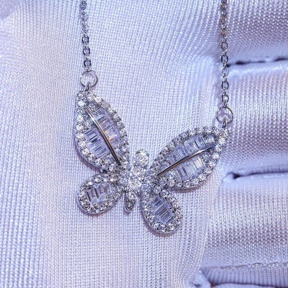NWT Crystal and Silver Butterfly Necklace with Gift Box - Picture 4 of 6